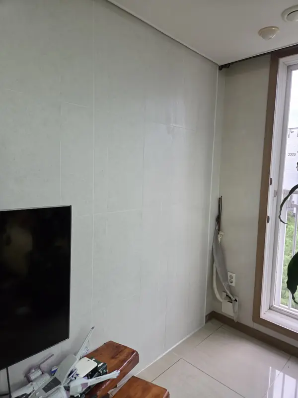 벽타일수리 거실 벽타일 시공 후 모습